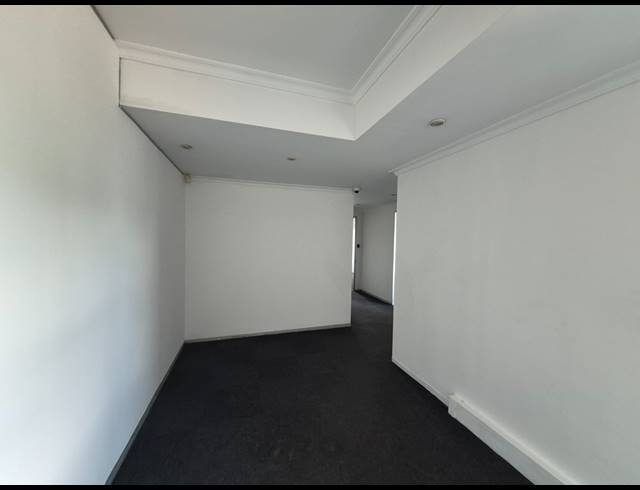 280M² OFFICE TO LET IN HYDE PARK